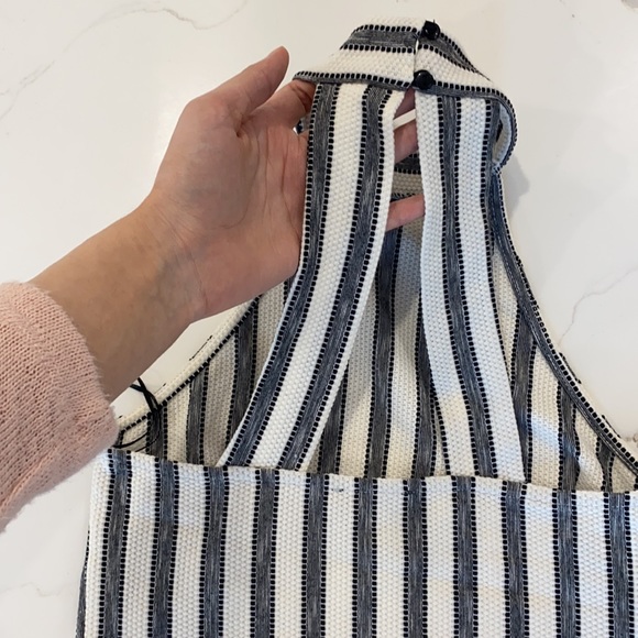 Stripe Halter Neck Cropped Top - Picture 3 of 4